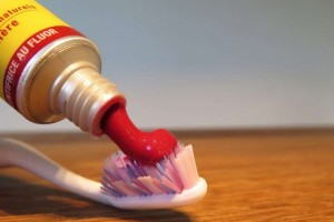 牙膏有活血化瘀的功效怎么才能正确的选购牙膏